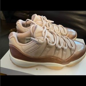 Women’s Rose Gold 11s